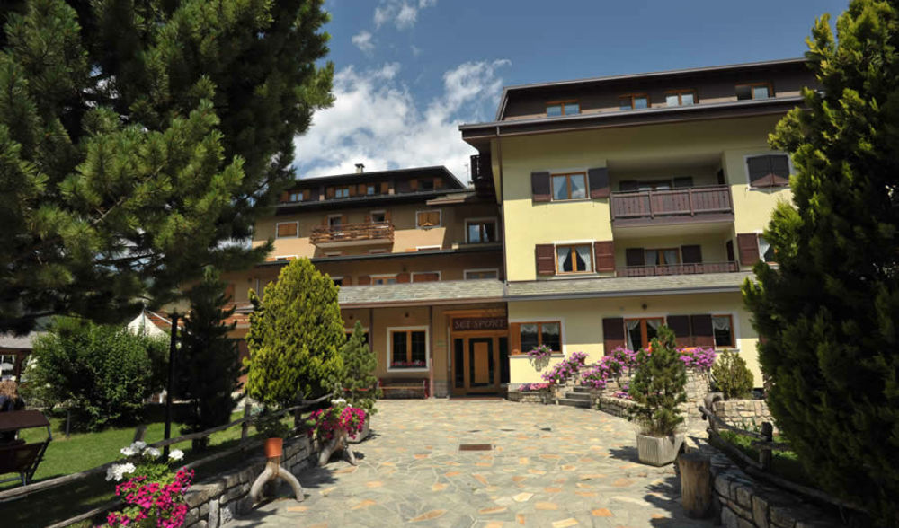 Meuble Sci Sport Hotel Bormio Exterior foto