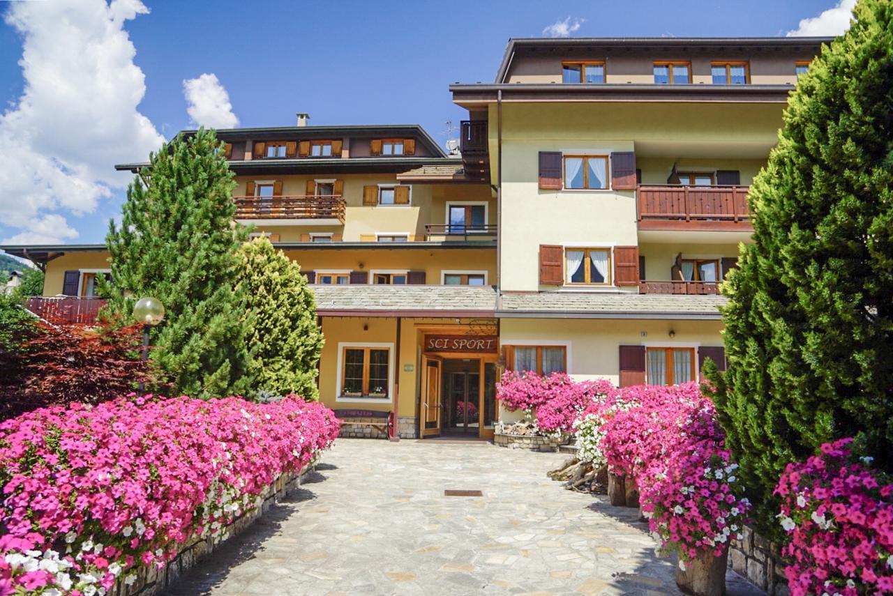 Meuble Sci Sport Hotel Bormio Exterior foto